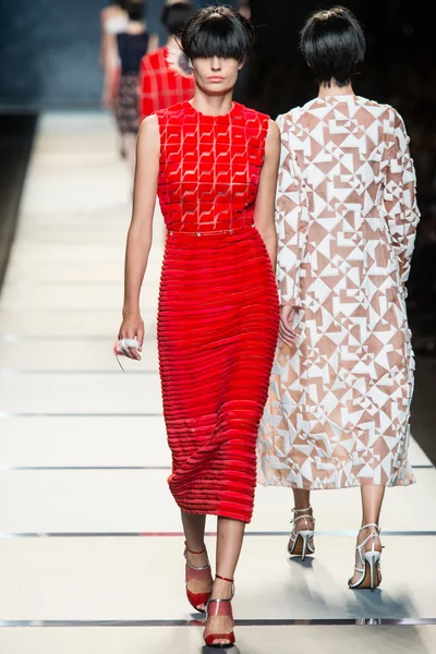 Look 49